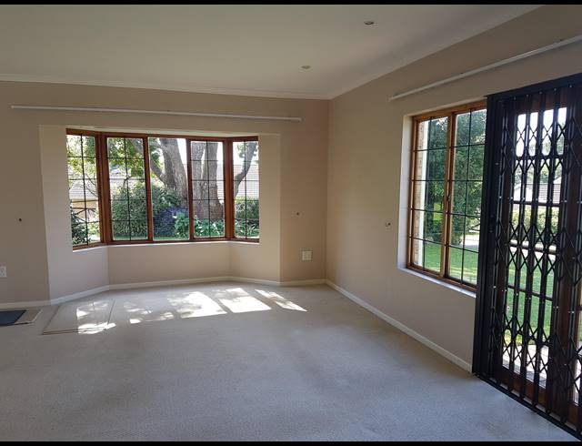 3 BEDROOM SIMPLEX RENTED IN HILLCREST CENTRAL